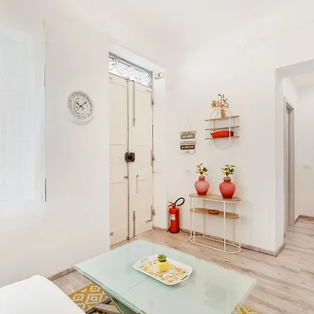 Lemontree-air Conditioning-near The Station *